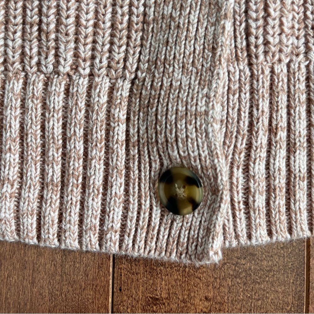 Gap Boxy fit v-neck cardigan oatmeal color - Picture 4 of 8